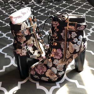 Shoe dazzle size 9 true to size high heel boots